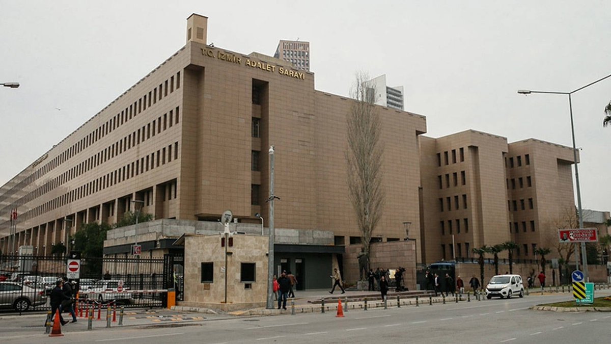 SON DAKİKA!
İzmir Büyükşehir Belediyesi'ne operasyon: Gözaltı sayısı 130'a yükseldi