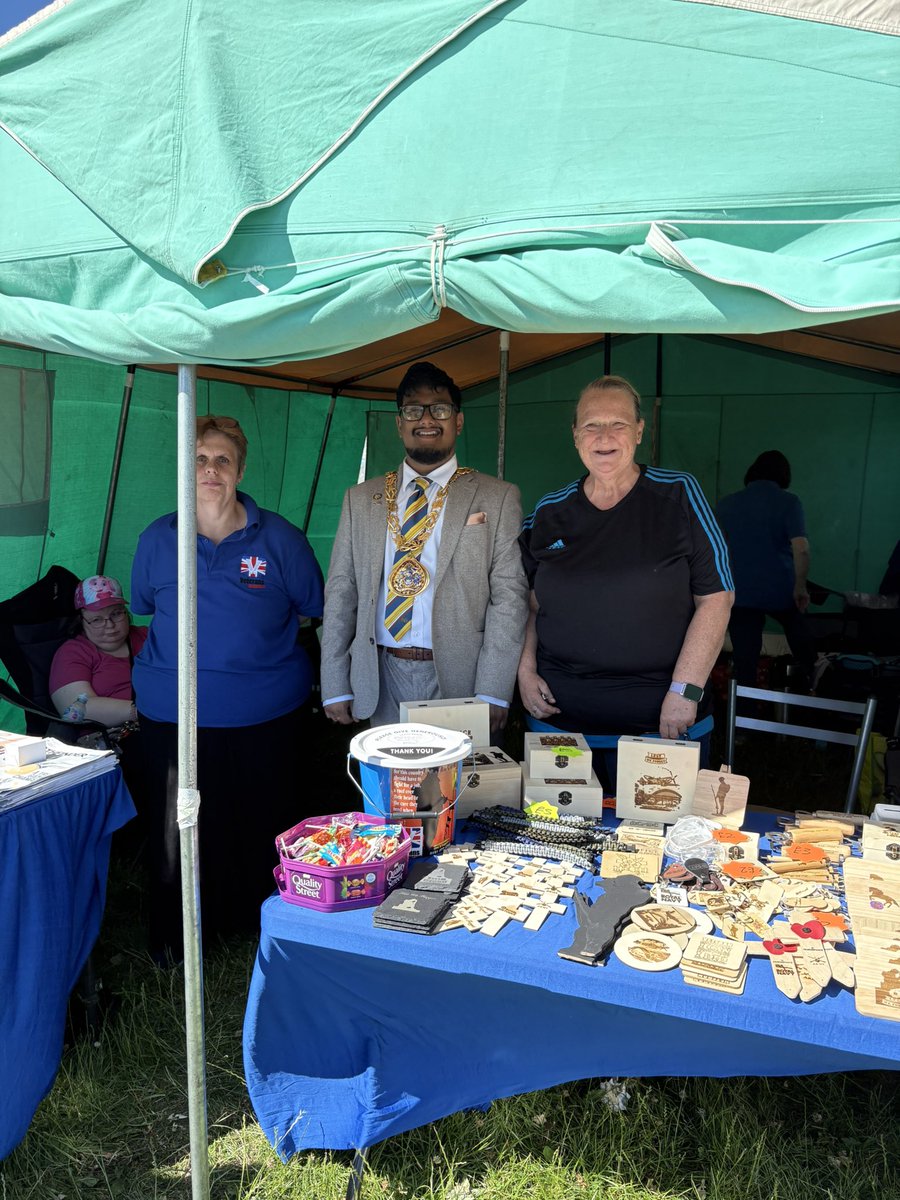 We met the mayor of Sunderland nice guy and loved what we do . Respect how we were fully supported by the Muslim community in South Tyneside for over ten years and teach in the mosques too and always received a warm welcome