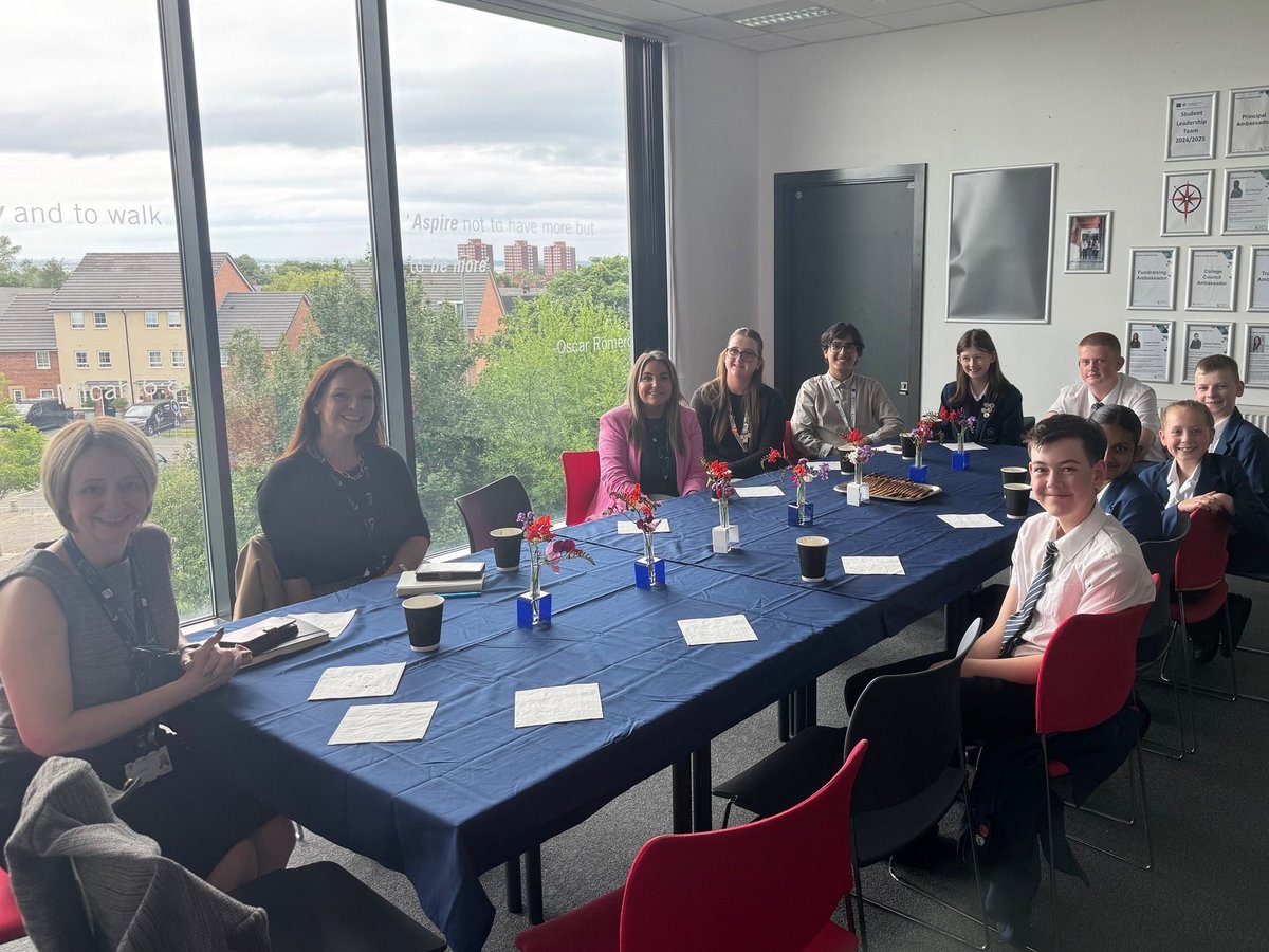 🎉 Huge congratulations to last week's ✨ Fantastic Friday ✨ students, who enjoyed celebrating their success with our new CFOO Mrs Usher. Well done! 🙌