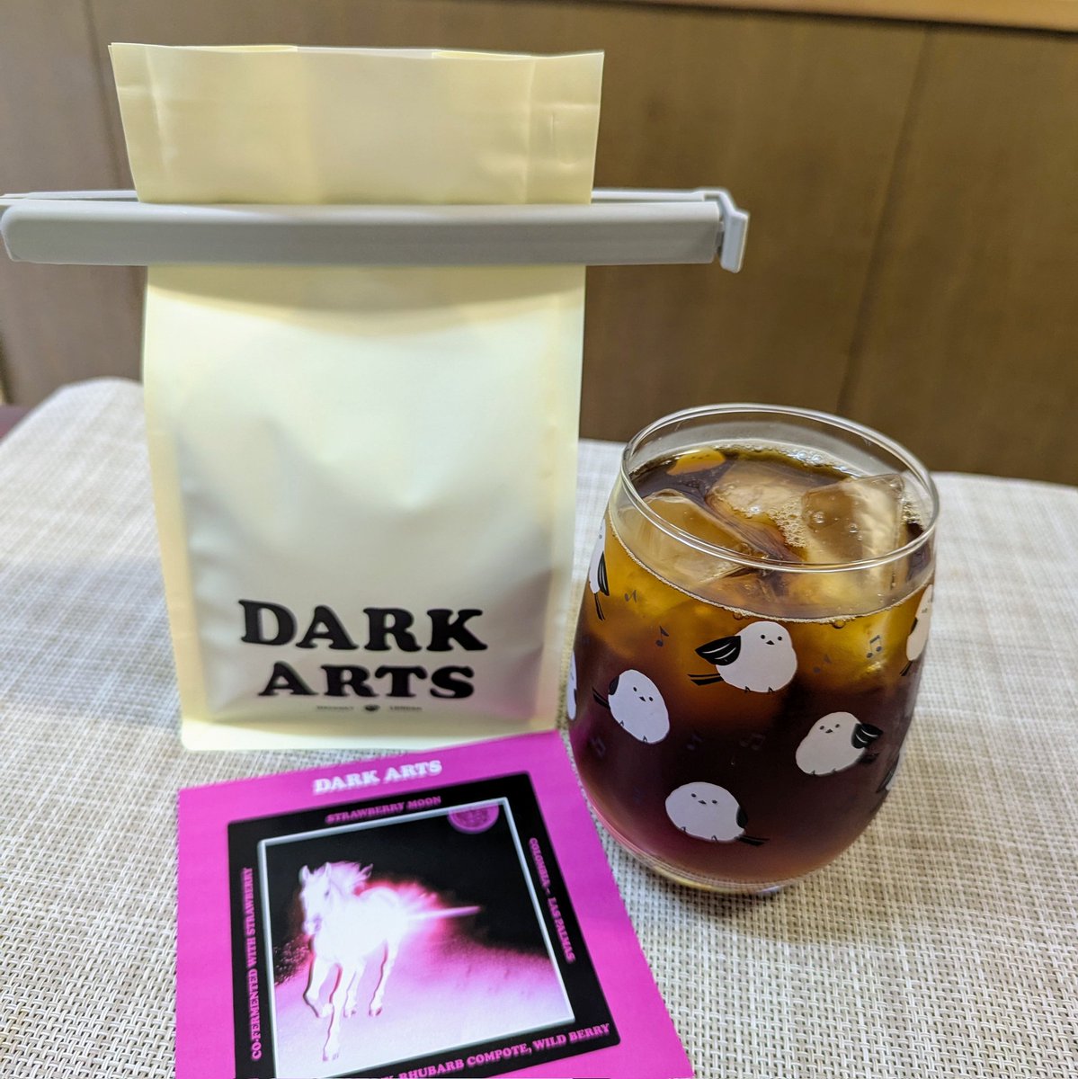 mame_latte's tweet photo. お豆購入。
結構いいお値段😅
苺の香りに負けて購入。
めっちゃ苺🍓
めっちゃ美味しい💖
オマケでもらった大阪限定のステッカー、ミルに貼っみたグリコ(笑)
#阪神百貨店
#goodcoffeefest
#食祭テラス https://t.co/JE0NgwQCAO