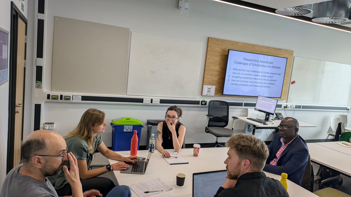 🌏 Research Climate Crisis: Challenges and Opportunities workshop

💭 Our Doctoral Researchers Network hosted a one-day workshop for PGRs and ECRs working on the political economy of the climate crisis and activism

Info here: shorturl.at/LXXsC