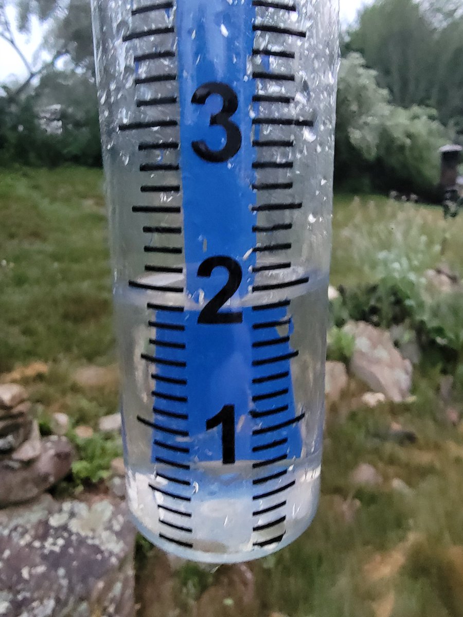 markthefoamguy's tweet photo. @WX1BOX @ShiriSpear @clamberton7 @NWSBoston 12-hour rain total in Dudley, MA https://t.co/Bv0gLZ4546