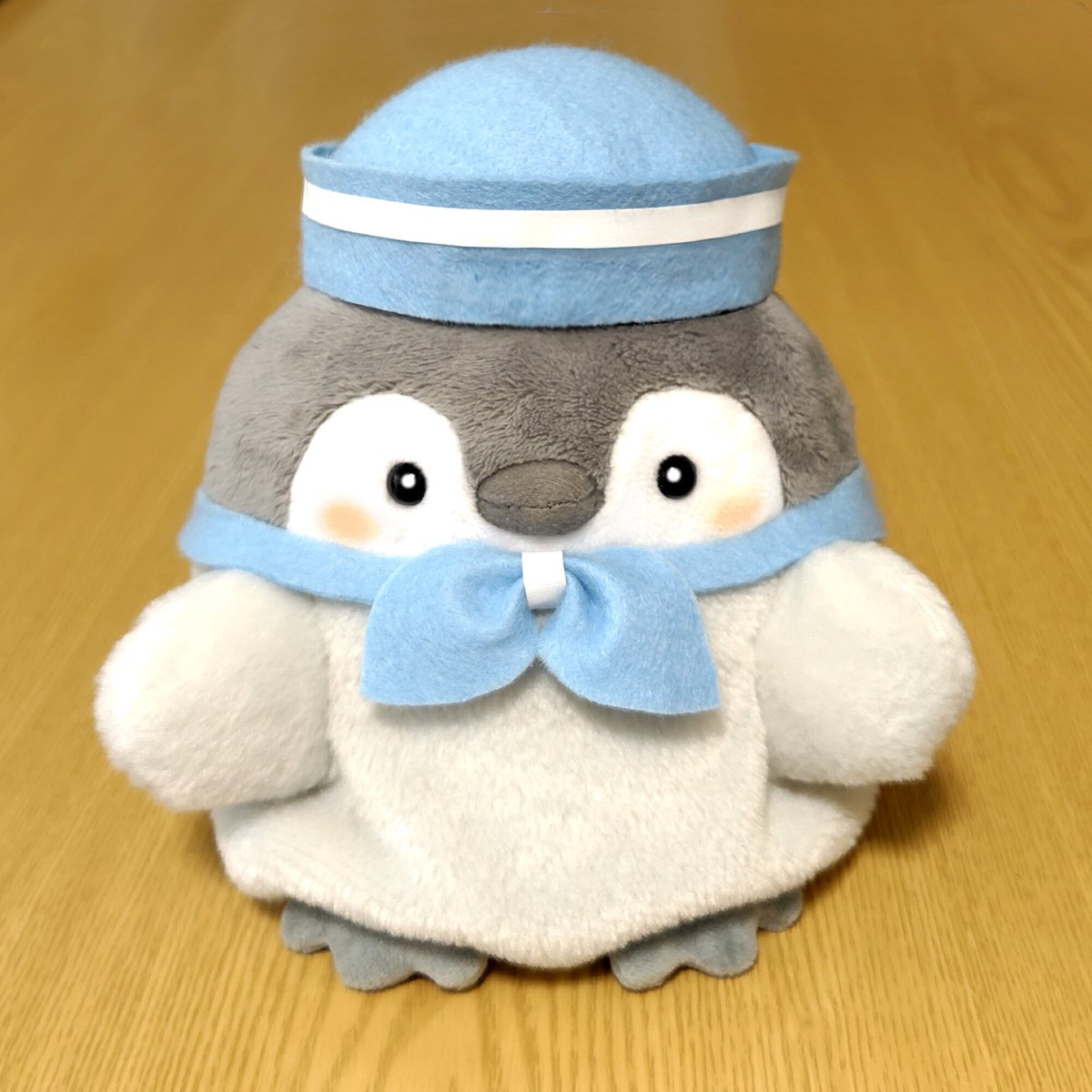 AKANE様が作ったマリン帽が可愛い過ぎるので真似させていただきました。
作り方は違うんですけど。私のは適当😅
余り布でセーラーっぽいのも作ったよ🩵
#コウペンちゃん  #くったりすと
