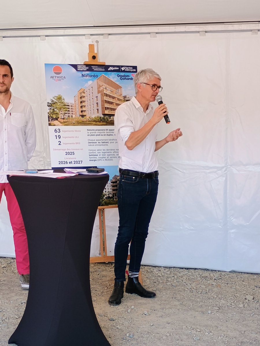 NMHabitat's tweet photo. Le 30 juin, nous avons eu le plaisir de célébrer le démarrage du chantier des premiers logements du Vallon des Gohards Nord-Ouest, à #Nantes, en présence de @thomasquero, Simon Citeau , @Michel_MENARD  et @MarcPatay . https://t.co/oLGrWAkgOo
