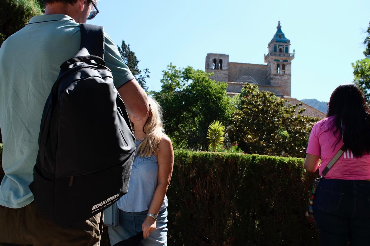 🌄 The #EDULEARN25 sightseeing tour is rolling!

From Palma’s historic streets to Valldemossa’s scenic charm, a day full of discovery is in progress. 🚌✨