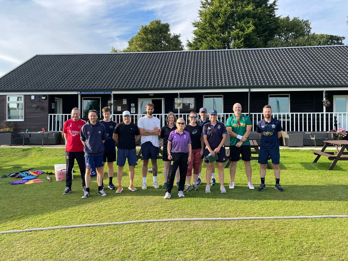 CheshireCB's tweet image. Great turn out for a hot and humid Strength & Conditioning workshop at Alvanley CC.
Big thanks to Amy who did a great job putting it together and delivering.
#cricket