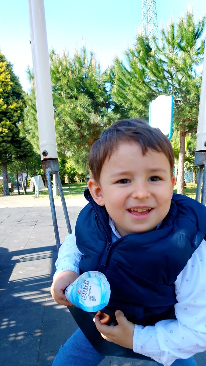 Çocuklarımız geleceği hayal etmek istiyor.  
Ama DMD, onların hayallerini elinden alıyor. Yeni #DMD SMA li bebekler doğmasın diye evlilik öncesi  tarama testlerinin zorunlu kilinsin #DMDtedaviBekliyor <a href="/saglikbakanligi/">T.C. Sağlık Bakanlığı</a> <a href="/drmemisoglu/">Prof. Dr. Kemal Memişoğlu</a> <a href="/suayipbirinci/">Doç. Dr. Şuayıp Birinci</a> <a href="/DrYerebakan/">Dr. Halit Yerebakan</a>