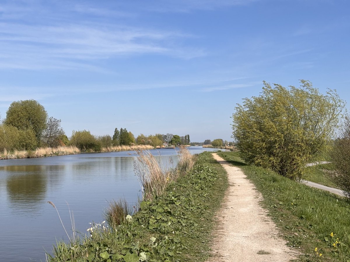 In het buitengebied van Midden-Delfland komen boswachters soms mensen tegen zonder papieren, die daar overnachten. Hulp strafbaar maken? Daarmee verliezen we niet alleen onze menselijkheid – ook zicht en zorg verdwijnen, en handhaving wordt er zeker niet makkelijker op.