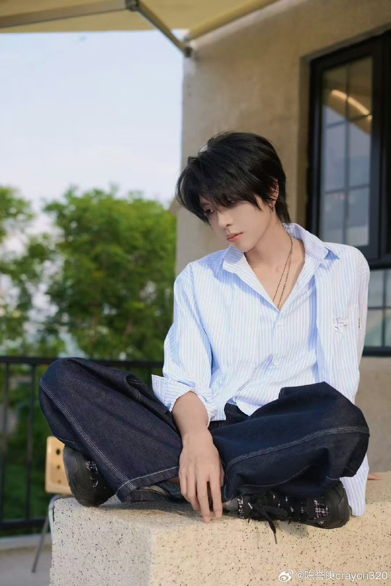 yugengsite's tweet photo. 250702 yugeng weibo update 1/3

#chenyugeng #陈誉庚 https://t.co/CDcT8BORia