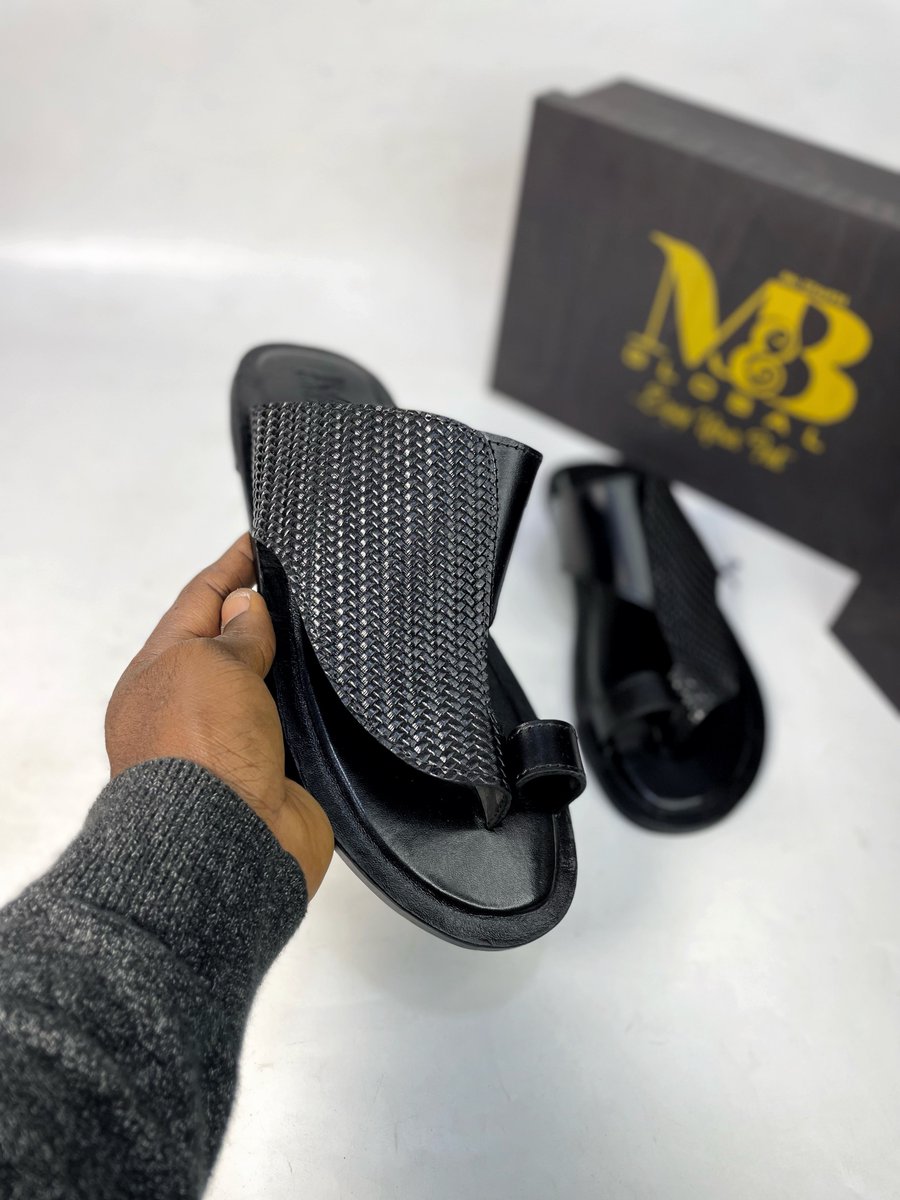 If by any chance these pictures get to your TL, pls repost 🙏🏾

Thank you 🥰

Price: N25,000

Worldwide delivery 📍