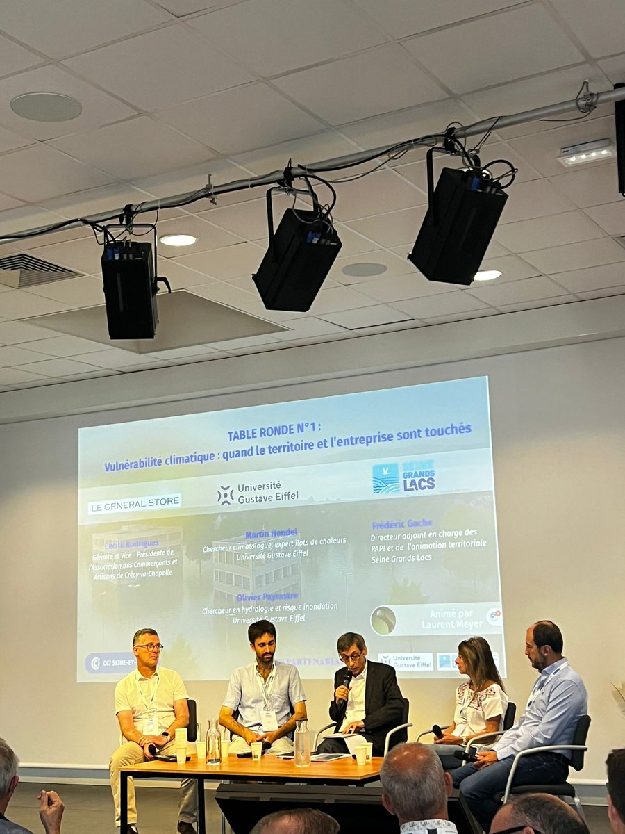 ccism77's tweet image. 🎙️ [TABLE RONDE 1] – Vulnérabilité climatique : quand le territoire et l’entreprise sont touchés
Crues, ruissellements, sécheresse : quelles conséquences concrètes pour l’activité économique en #SeineetMarne ?
#EntreprisesEtTerritoires #Climat #CCI77 #UniversitéGustaveEiffel 👇