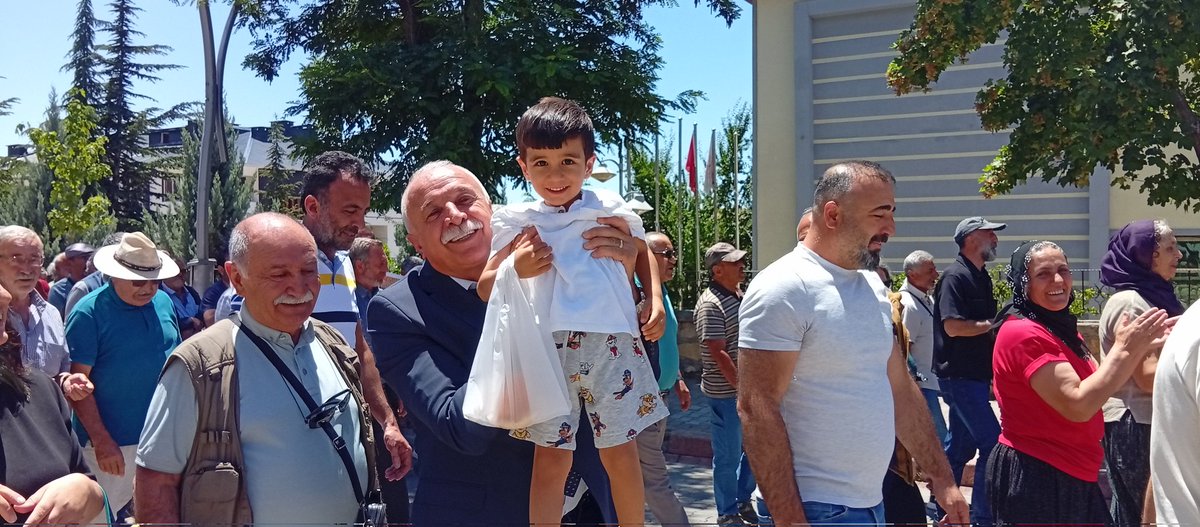 SOLPartiHozat's tweet photo. 2 Temmuz Sivas Katliamı Hozatta Anıldı https://t.co/0QjteKlWbW