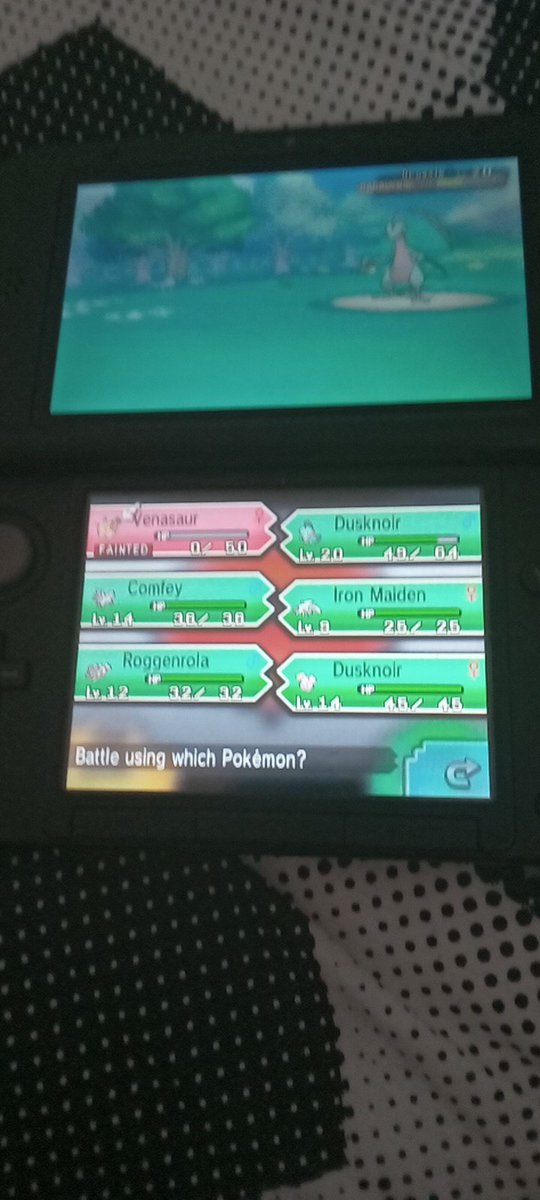 Fridgbix's tweet image. Our first death, Fs in chat for Venusaur