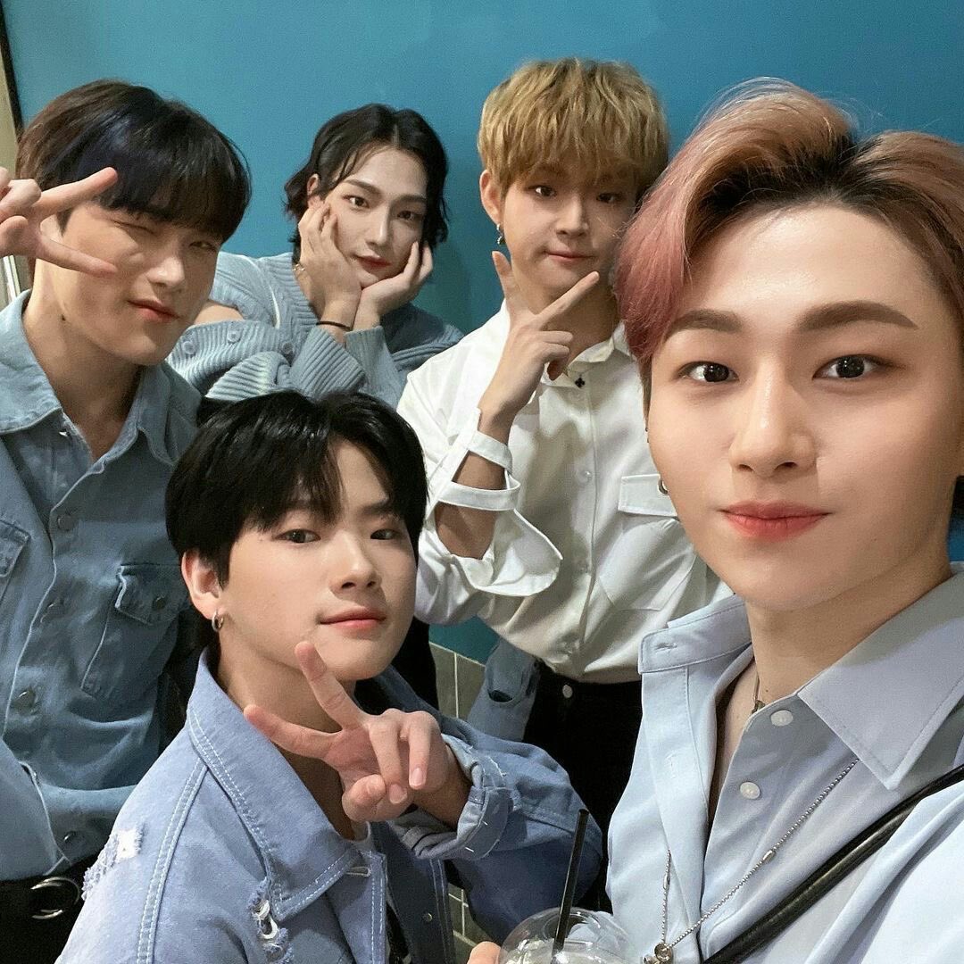 sunwoos_smize's tweet photo. With all my fellow fairies. ๐๏ธ Wherever you all are I know this is hard. Sending hugs and comfort. Rest in peace Shim Jaehyun. #F_able @official_F_able https://t.co/AwrOsZ5gQj
