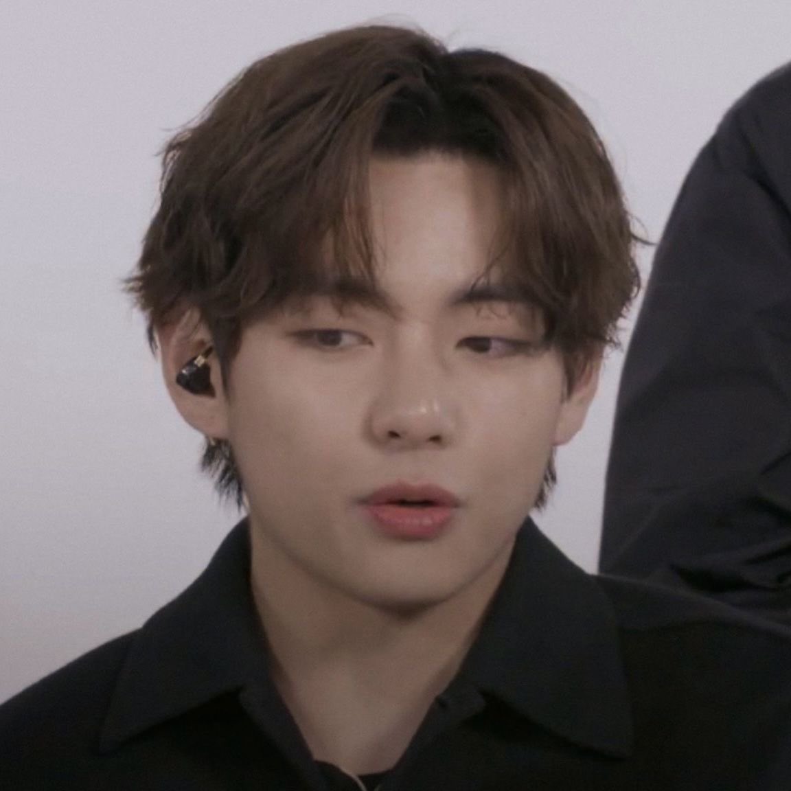 mimiluvthv's tweet photo. en proceso
⋅˚₊‧ 𐙚 ‧₊˚ ⋅
T’h no acepta a J’k como su omega, una noche ambos tuvieron su encuentro debido a que estaban pasado de copas y para sorpresa de nadie no se cuidaron para Jungkook será un gran proceso hacer que el alfa esté con el y sobre todo sea responsable… https://t.co/kmoVbiw6dZ