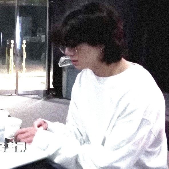 mimiluvthv's tweet photo. en proceso
⋅˚₊‧ 𐙚 ‧₊˚ ⋅
T’h no acepta a J’k como su omega, una noche ambos tuvieron su encuentro debido a que estaban pasado de copas y para sorpresa de nadie no se cuidaron para Jungkook será un gran proceso hacer que el alfa esté con el y sobre todo sea responsable… https://t.co/kmoVbiw6dZ