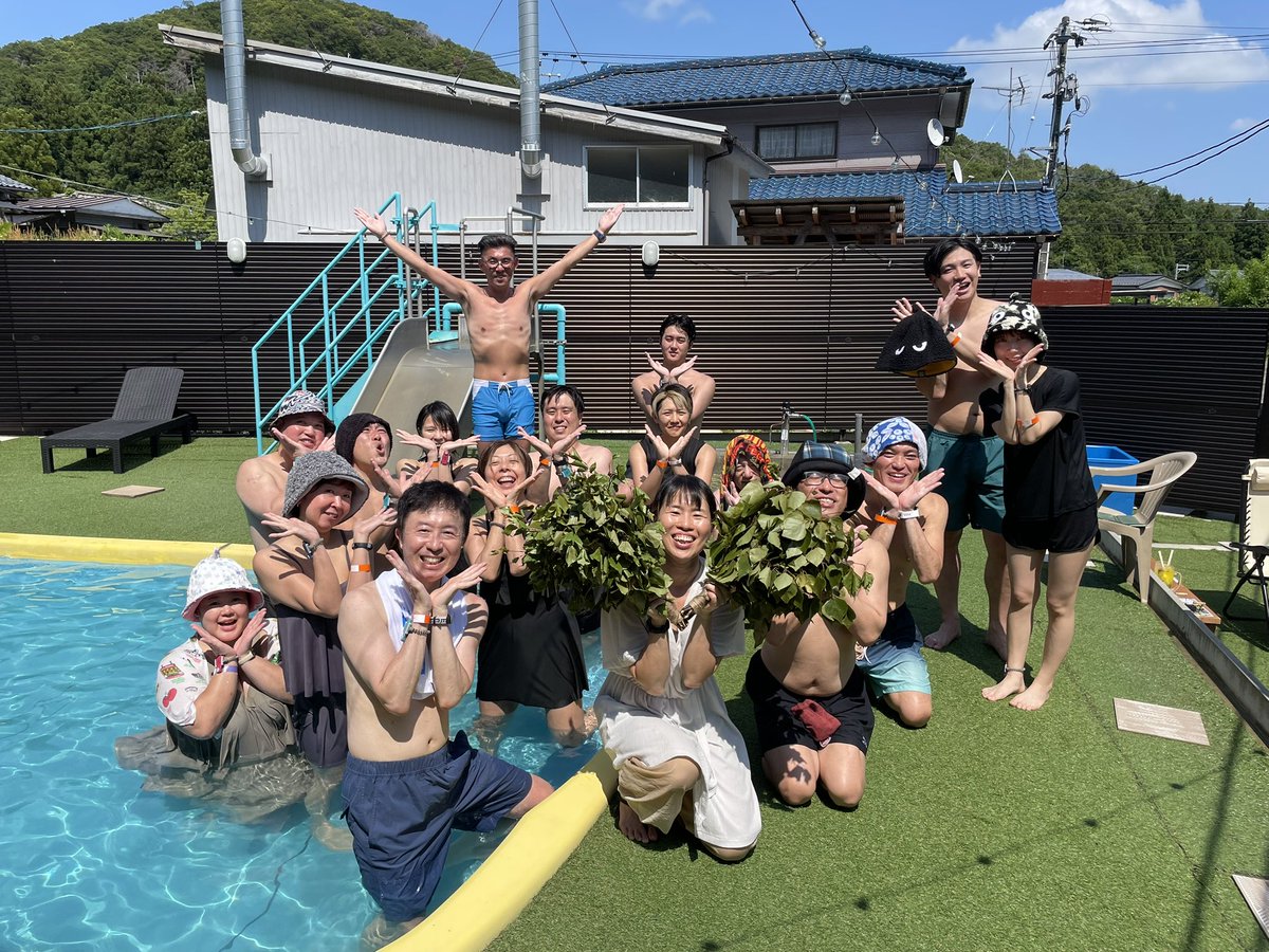 YYPark13's tweet photo. 熱子さん新潟ツアー2025
先日無事に終わり、お客様も熱子さんとの時間を楽しんでいただけたようで、とても良かったです😆
熱子さんの真髄を伝えたいというアウフグース&amp;ハーバルはとっても素晴らかったです✨

最後に皆さんと、YYのポーズで📷
参加されたお客様全員、いい笑顔でとても楽しい1日でした https://t.co/a18FRhapkF