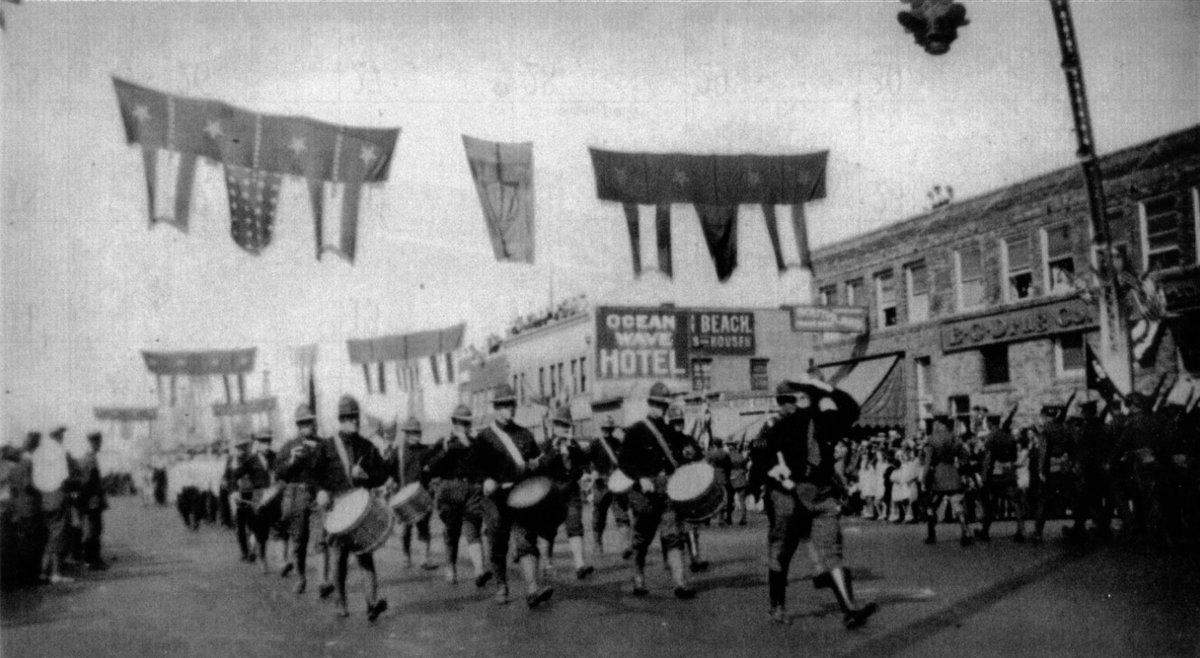 4thJulyParade tweet media