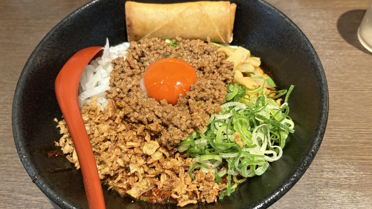 momo774RR's tweet photo. お昼はひのき屋サン。キョーレツに暑いのでスタミナつけようと台湾混ぜそば。うーんマンダム（ｗ）これはやっぱすたみなつきまっせ、冷やしもいいけど汗ダラダラで食う暑気払い。旨い！お腹いっぱい。ごちそうさまでした。(*￣◇)=3 
＃ひのき屋
＃野江内代 https://t.co/T1Sve0GkCS