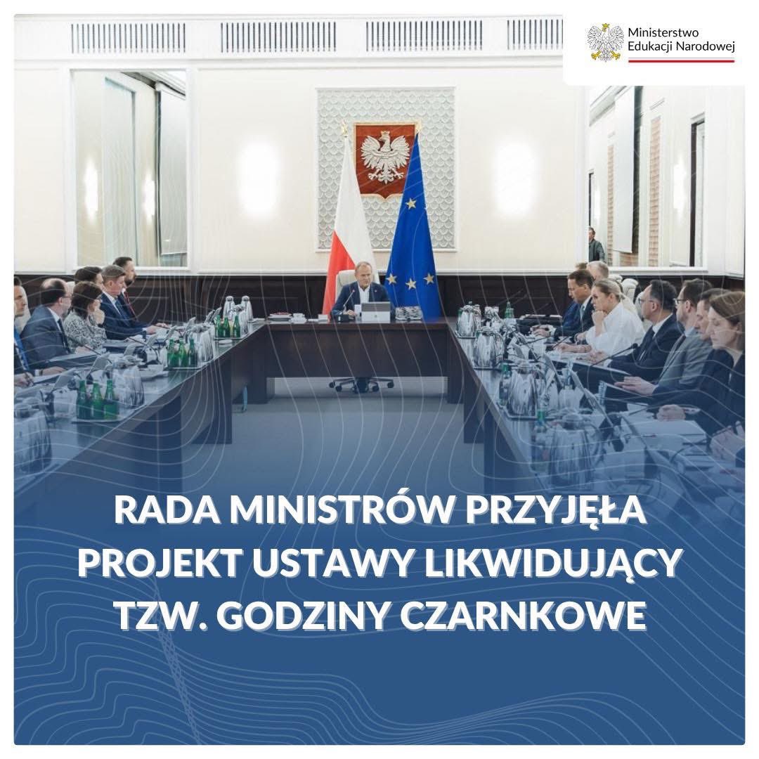 Rząd za likwidacją tzw. „godzin czarnkowych”!

Rada Ministrów przyjęła projekt zmian w Karcie Nauczyciela, dzięki któremu zniknie obowiązek cotygodniowych tzw. „godzin dostępności” w szkole. Konsultacje z uczniami są oczywistością, jednak odbywać się będą w bardziej elastycznej,