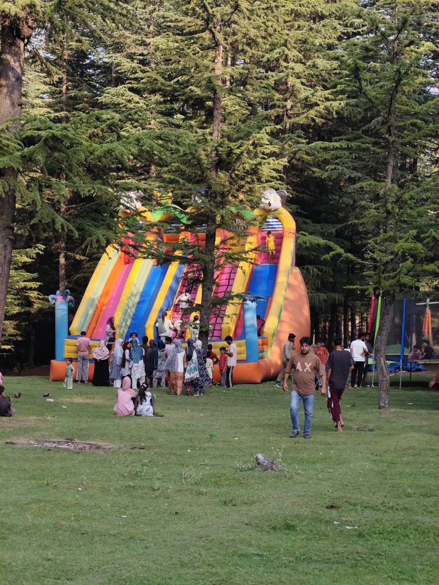 kashmir_right's tweet photo. Discover the serene beauty of #Poshnar, #Handwara. 🌳💧 Nestled in lush forests, with a fresh river flowing through, this scenic spot is a must-visit for nature lovers. 

#KashmirTourism #Poshnar #Handwara
@dckupwara @JandKTourism 
@TheSkandar @shahfaesal 
@HandwaraP https://t.co/Q9I5aJeqHi