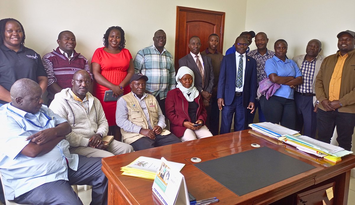 TeamUpUG's tweet image. We're hosting 50+ district leaders from Kassanda & Mityana, civil society & district leaders from Kikuube, Kyegegwa & Nakaseke, for community site visits.
Reflecting, learning, and strategizing for sustainable youth-led change in agriculture, water, & health.
#YouthEmpowerment