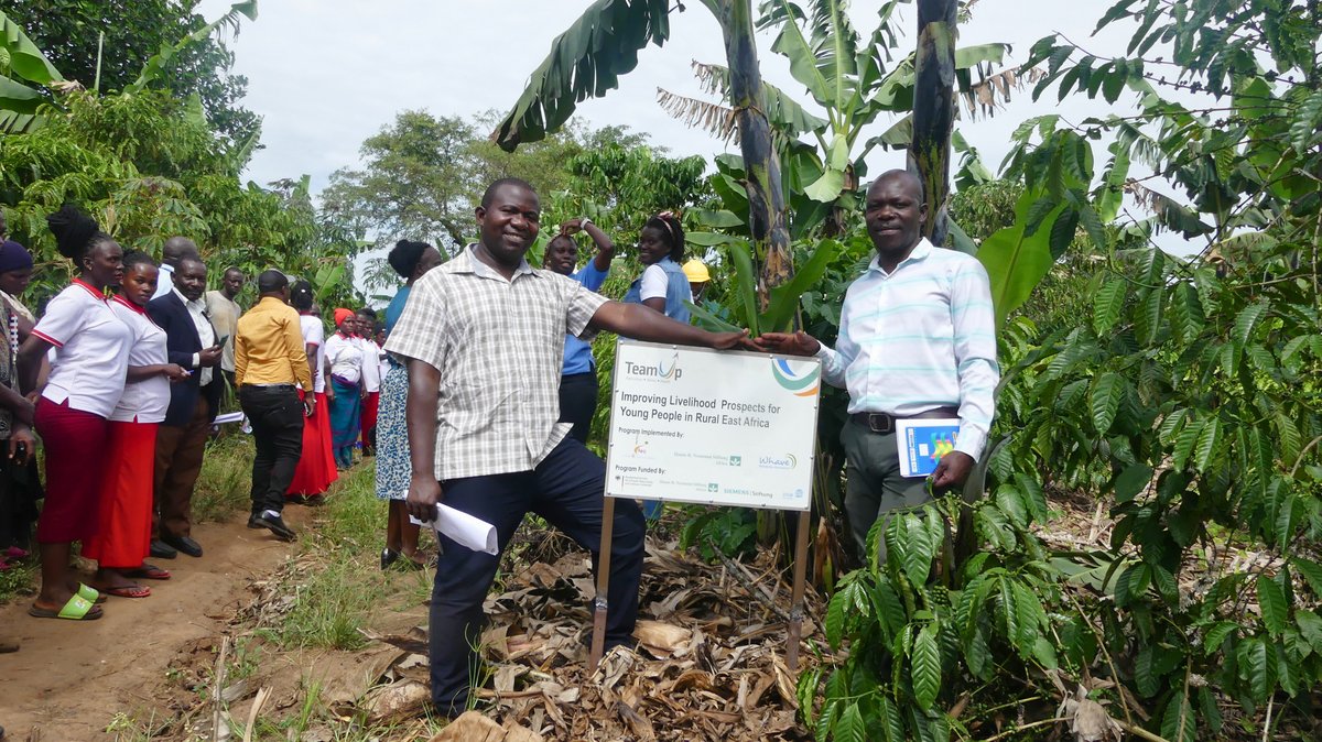 TeamUpUG's tweet image. We're hosting 50+ district leaders from Kassanda & Mityana, civil society & district leaders from Kikuube, Kyegegwa & Nakaseke, for community site visits.
Reflecting, learning, and strategizing for sustainable youth-led change in agriculture, water, & health.
#YouthEmpowerment