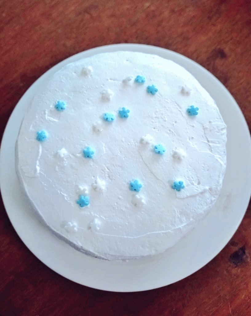 toya12_kp's tweet image. 昨日のユンギさんが可愛いくて勢いでケーキ作りました。おかえり…ガミースマイル…