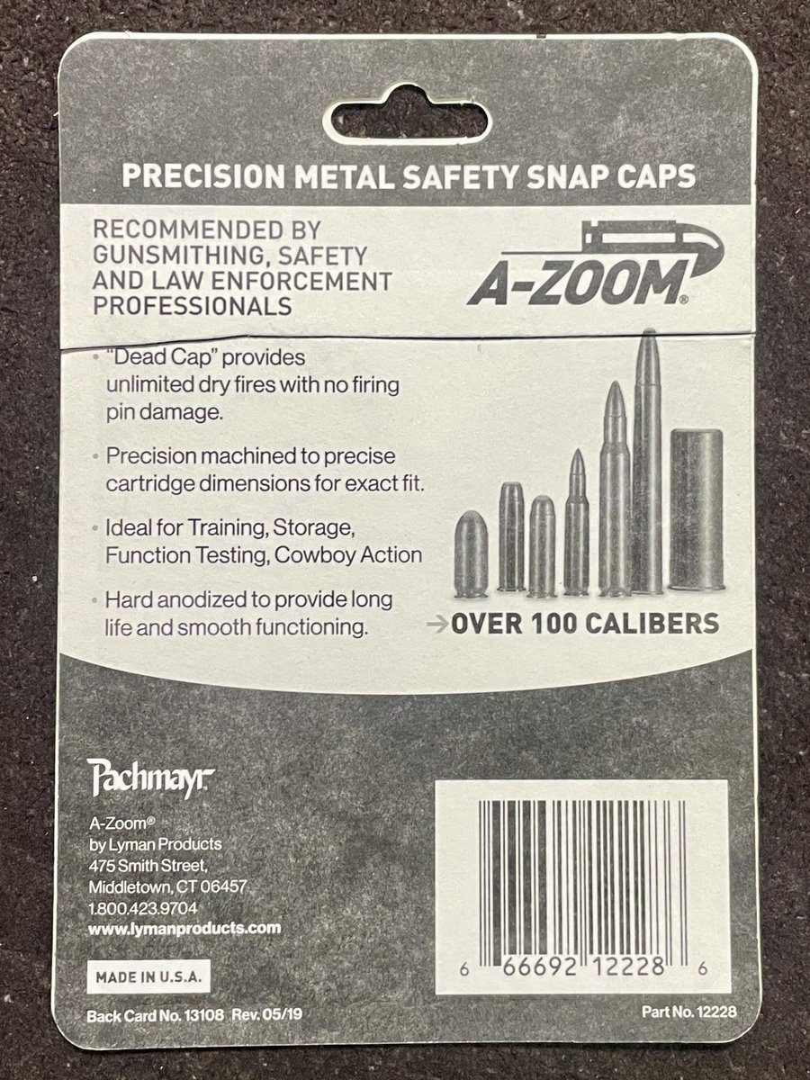 Diffelman's tweet image. #Azoom の #スナップキャップ。
これまで手前のタイプ
(先端が丸い)だったけど、
最近入手したのが少し違った
(先端が尖ってて長い)。
パッケージにおかしな感じはなく、
ボルトの動作も問題なし。
モデルチェンジしたのかな？