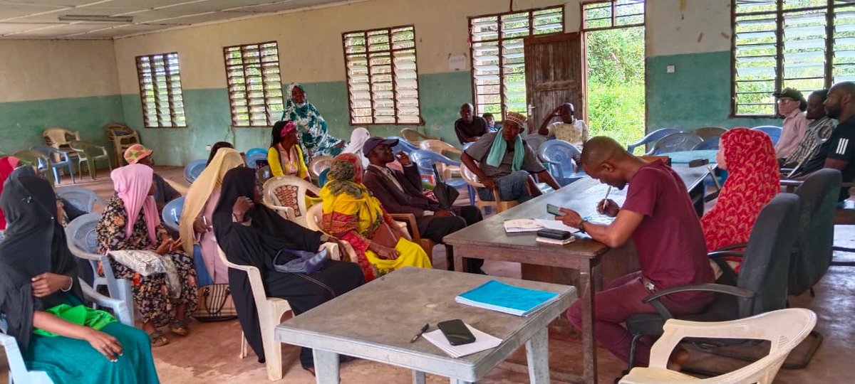 HakiYetuOrg's tweet image. Great chat with PwDs in Msambweni. Access to info, online group registration, and services like health & education remain big hurdles. Unity among members is also a challenge — more support is needed.
#DisabilityInclusion #InclusionMatters #Accessibility