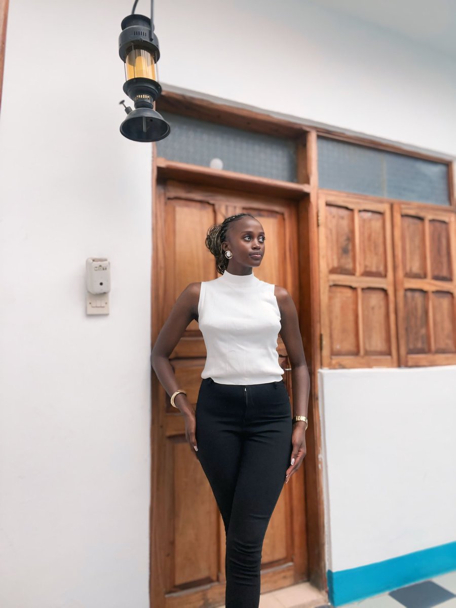 MercyBrightieN's tweet image. July already looks good on me 🌸

#mercyalbright 
#july