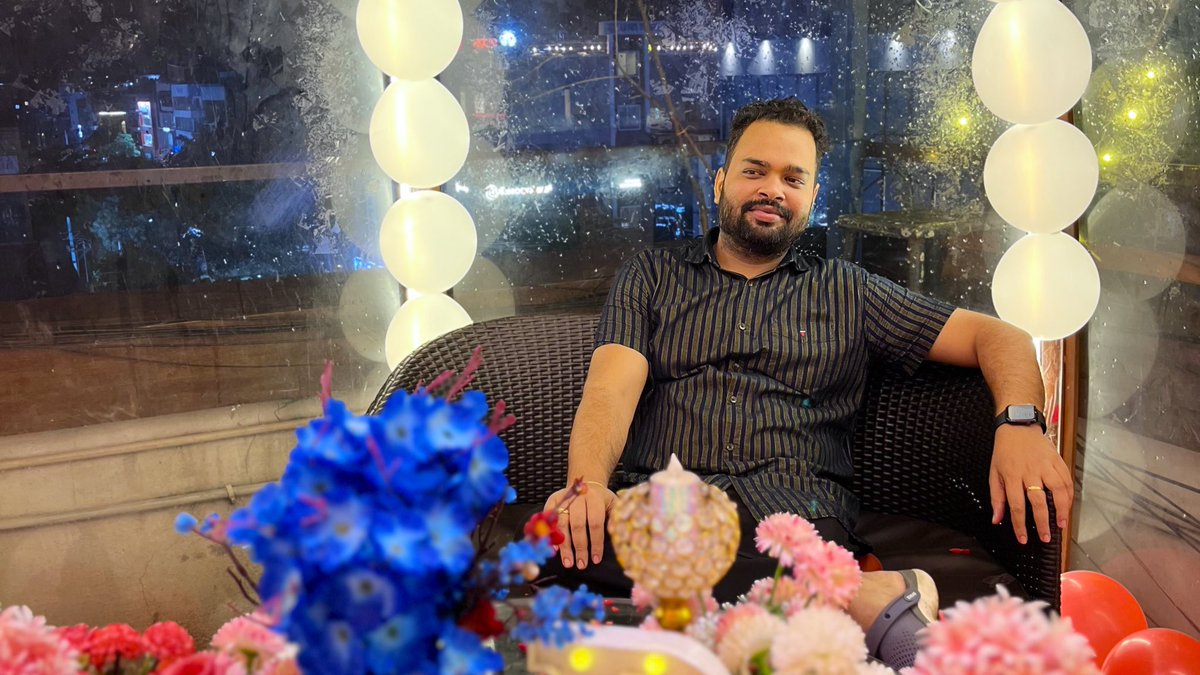 mishraaashish's tweet image. यूँ कहें तो ज़िंदगी में बहुत कुछ बदल गया है,
पर जीने के उसूल आज भी वैसे ही क़ायम हैं।

#आshiष