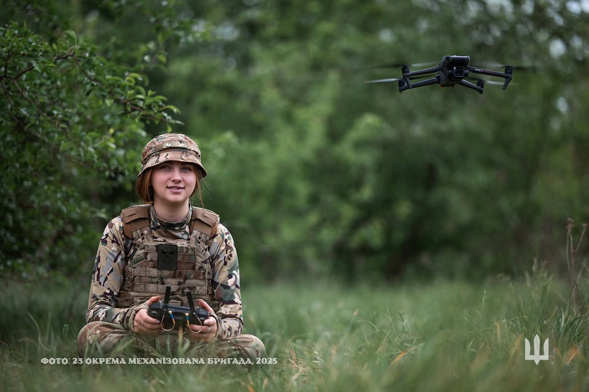 ♌🇺🇲🇬🇧
Aerial Reconnaissance Unit "Zhnets" — the Eyes of the Front Line

Drone operators of the 23rd Separate Mechanized Brigade detect enemy positions, adjust artillery fire, and save lives every day.
In their hands — an ordinary Mavic drone that has become a legend of this war.