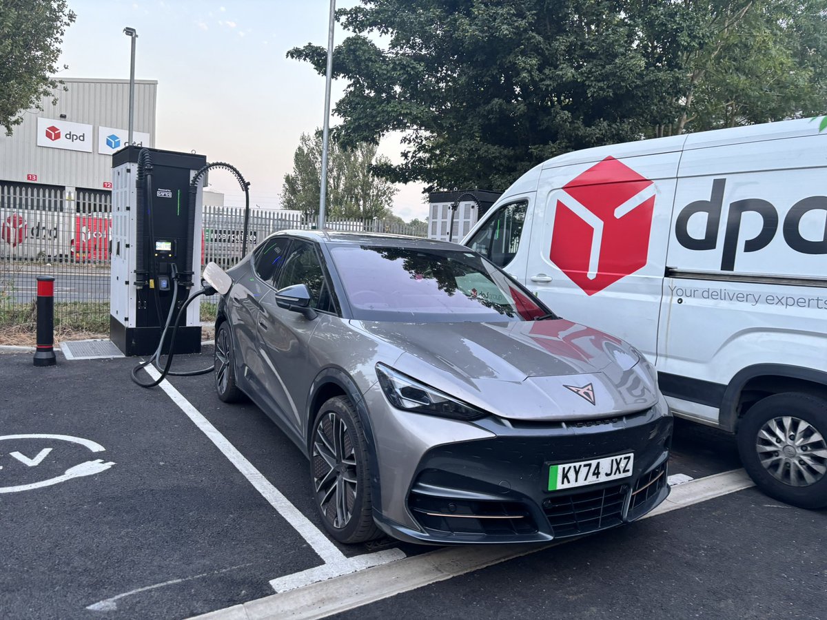 Genuinely amazes me how hard it is to find a set of good, reliable EV chargers anywhere near Heathrow. The first place I tried (at 9pm) were all completely occupied with cars waiting. Then tried Shell, which never work. Grateful to find this new set on a nearby industrial park