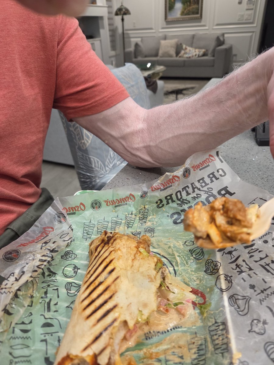 archinspects's tweet image. Talking about food safety. Found a hair in my take out dinner at Osmows  Surrey. 
#osmows #FoodSafety #ruineddinner