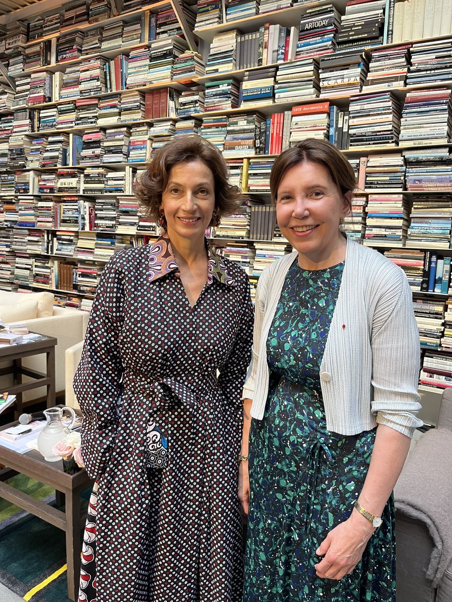 Michèle Ramis (@micheleramis) on Twitter photo Passionnante présentation par la Directrice gale de l’UNESCO <a href="/AAzoulay/">Audrey Azoulay</a>, lors d’un Salon de Lecture dans la bibliothèque de Karl Lagerfeld à la librairie 7L, de sa vision de la lecture et de la culture comme « outils » structurants de la personnalité et de l’identité. <a href="/CNFUnesco/">Commission nationale française pour l'UNESCO</a> Passionnante présentation par la Directrice gale de l’UNESCO <a href="/AAzoulay/">Audrey Azoulay</a>, lors d’un Salon de Lecture dans la bibliothèque de Karl Lagerfeld à la librairie 7L, de sa vision de la lecture et de la culture comme « outils » structurants de la personnalité et de l’identité. <a href="/CNFUnesco/">Commission nationale française pour l'UNESCO</a>