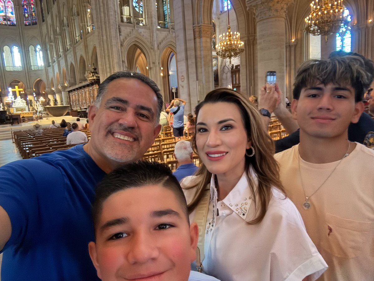 iseramirez's tweet image. Summer in Paris