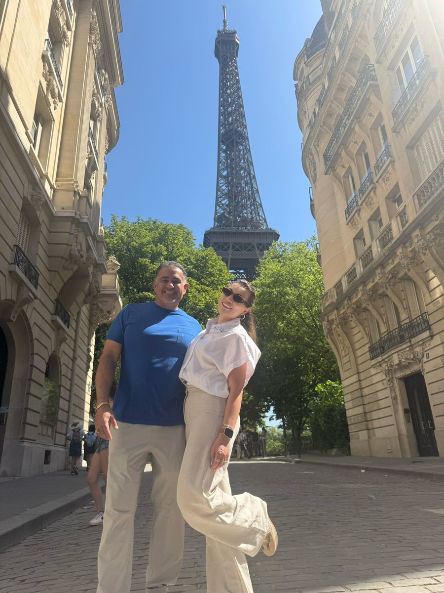 iseramirez's tweet image. Summer in Paris