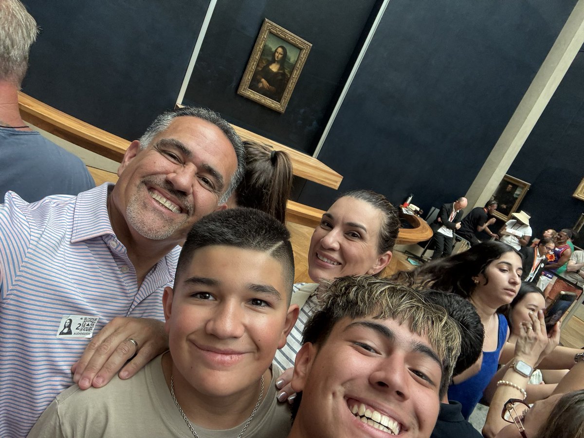 iseramirez's tweet image. Summer in Paris