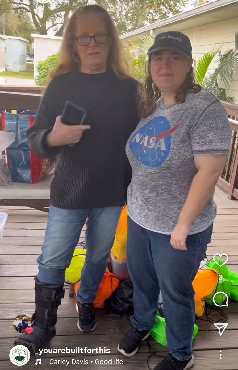 getempowerd's tweet photo. Happy Birthday to my daughter! aka. #theserialvolunteer Jr. π
This is a picture from our outreach to our neighbors-in-need in 2025. β€οΈ
We distributed 50+ kindness kits and served a meal to our neighbors who are struggling with homelessness. https://t.co/QcJFsBqnmt