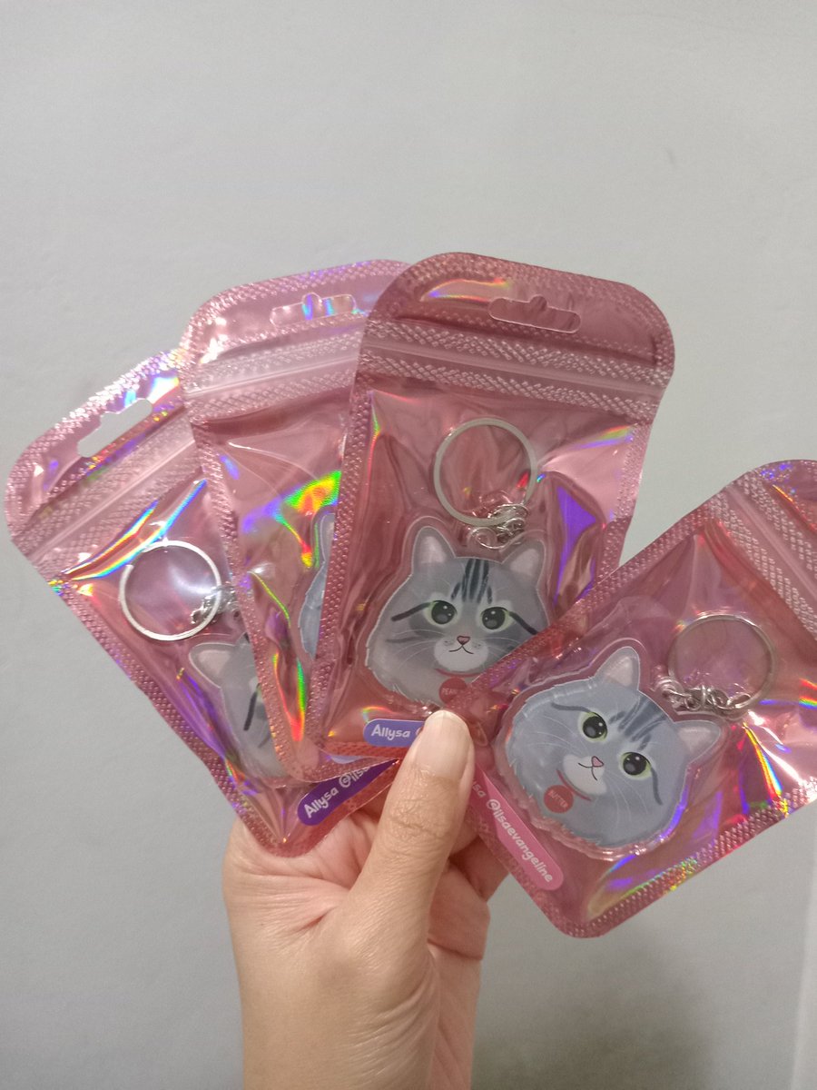 ilsaevangeline's tweet image. freebies alert 🎁✨
Eaj at Prambanan Jazz Festival 2025 ❤️🔥
🎁 keychain (limited), phone strap, pin button 😻
📌 Day 1 & 2
Rules :
🥜🧈 sayang papa peabutt @eaJPark
#eaj1 #canwejustpause #eaJ1EP
#eajpark #prambananjazz2025