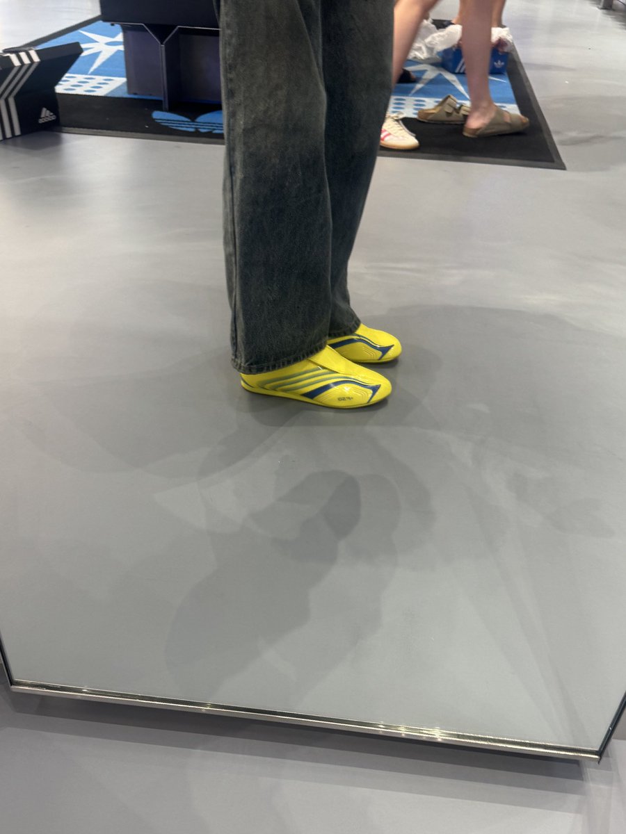 normcore04's tweet image. 