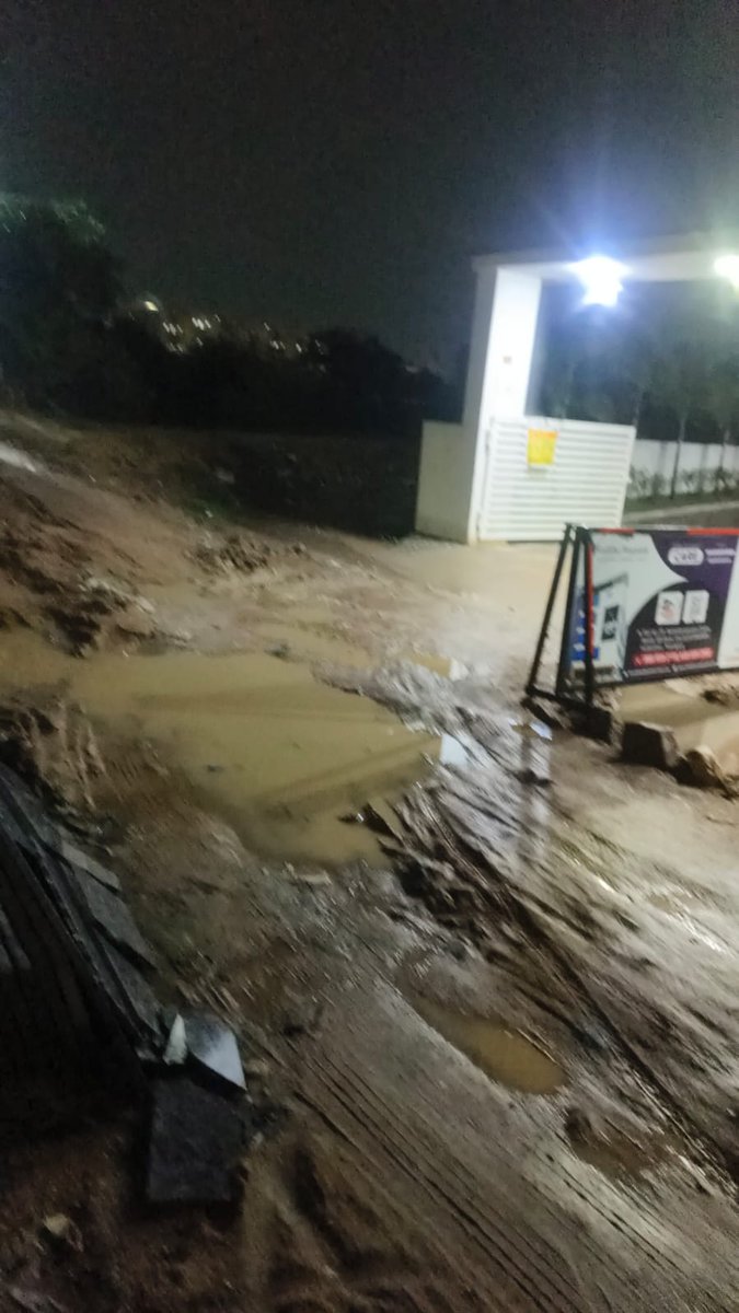 gnrs8143's tweet photo. Patinchukoni adikarulu Telangana hyderabad lo china pati varshanaikay badalu padtuna balaji layout gajularamaram sree towers vasulu , 2yra ga padtuna badhanu evariki chepalo telikacheptunam #Help@TelanganaCm @SumanTVTelugu @bigtvtelugu @KunaSrisailam  @KTRoffice  @RTVnewsnetwork https://t.co/MhqNkou5RS