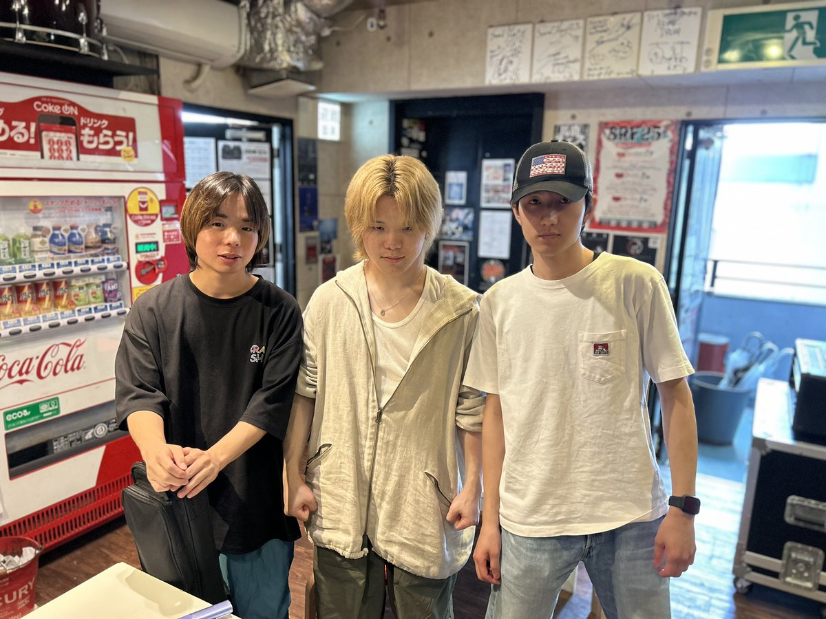 天神店です

「アンディー」さんにご利用いただきました！
<a href="/Andy__1293/">アンディー</a> 

いつもありがとうございます！

本日20時に彼らから告知があるようですよ〜

#アンディー #福岡音楽スタジオ #天神
#福岡バンド練習