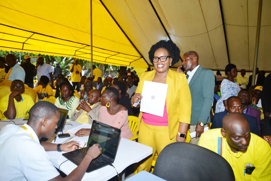Kiiza Prosper (@kizza901) on Twitter photo Kindly vote <a href="/DianahAbwooli/">PRINCESS DIANAH J.M ABWOOLI</a> for Woman Mp Hoima city 2026-2031!
She is a true leader , with her vision ' unity in diversity , strength in unity and her commitment to serving with integrity, working for you. She is the best choice for our community #VoteForOurMp#
#LeadershipMatters# Kindly vote <a href="/DianahAbwooli/">PRINCESS DIANAH J.M ABWOOLI</a> for Woman Mp Hoima city 2026-2031!
She is a true leader , with her vision ' unity in diversity , strength in unity and her commitment to serving with integrity, working for you. She is the best choice for our community #VoteForOurMp#
#LeadershipMatters#