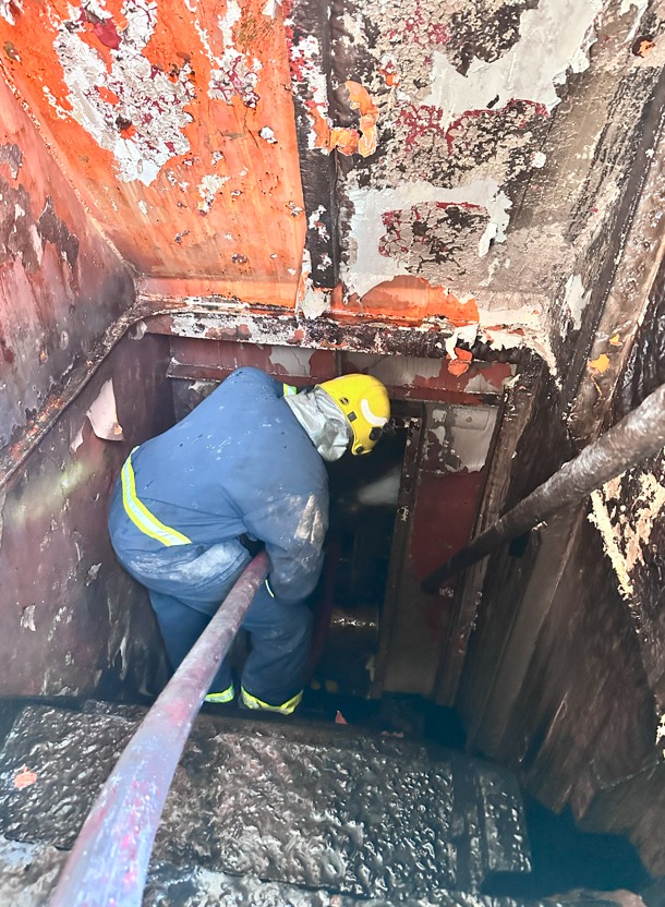 indiannavy's tweet photo. #IndianNavy undertook a high-risk firefighting and rescue operation onboard the Palau-flagged tanker MT Yi Cheng 6 on #29Jun 2025 in the North Arabian Sea, successfully stabilising the situation and ensuring the safety of 14 Indian crew members.

Details ⬇️
https://t.co/wLgX5ypJVl

@SpokespersonMoD @IN_WNC