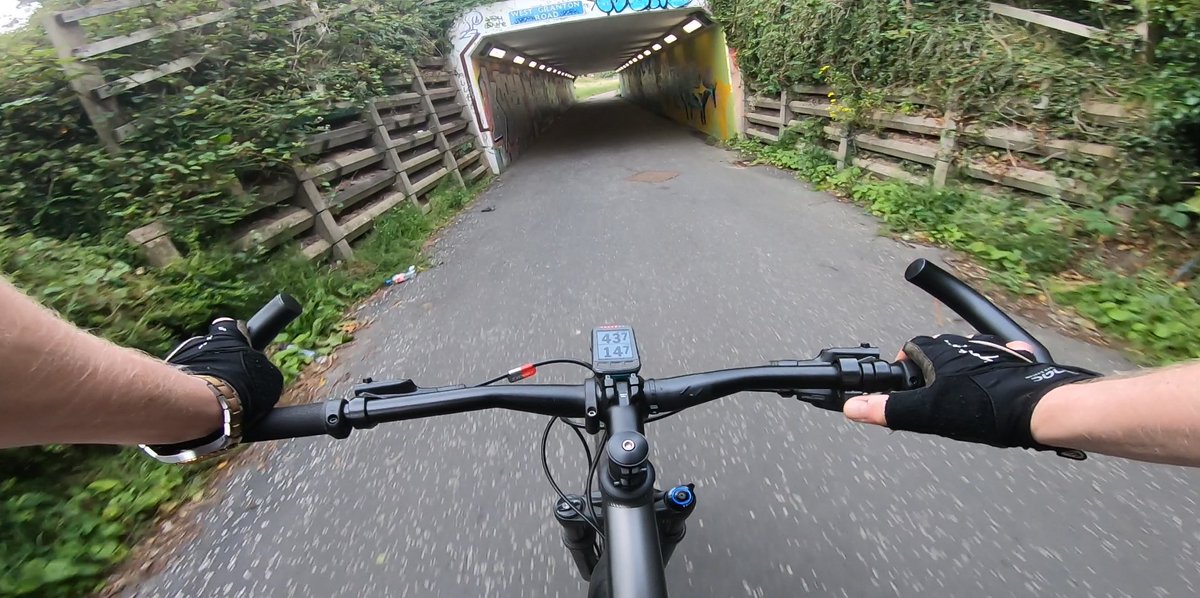 Grey morning in #WardieBay; today: #CyclingToWork; #MSc supervision; #deepsea #ecotox data analysis; admin #lifeofanacademic #Edinburgh markhartl.hw.ac.uk