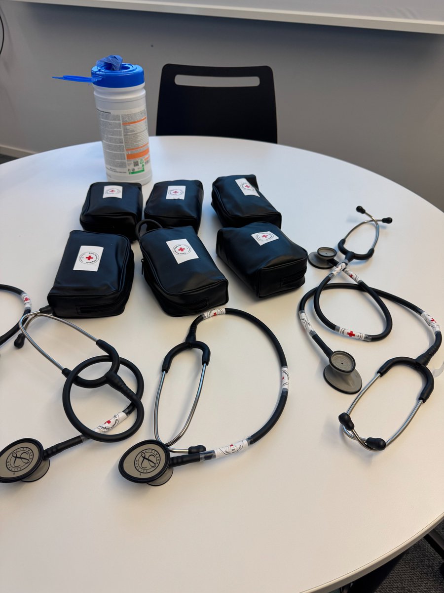 Sommarhögskola för skolelever gav ny kunskap och inspiration! Sommarhögskolan arrangeras av Södertörns högskola i samarbete med kommuner i Stockholmsregionen, syftet är att ge högstadieelever ett smakprov på hur det är att plugga vidare efter gymnasiet rkh.se/aktuellt/somma…