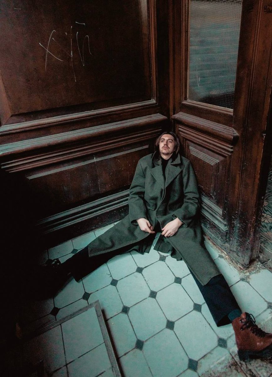 Оделся сам // Наорала 
😁