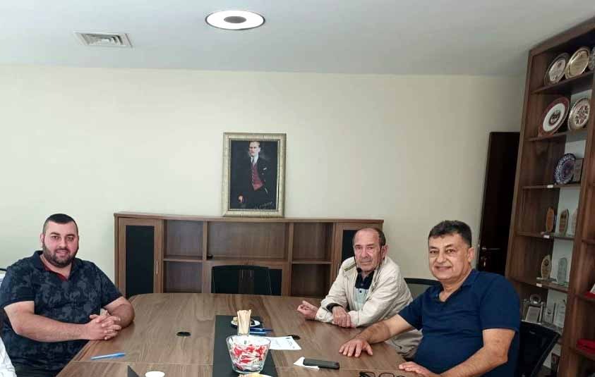 04. Grup Meslek Komitesi Haziran ayı toplantısını gerçekleştirdi. Toplantıda; Merkez Bankası ile Postanenin protokol imzalayıp, esnafın bozuk paraya ulaşım sıkıntısını çözüme ulaştırması için gerekli adımların atılması hususunda TOBB’un destekleri ile girişimlerde bulunulmasına